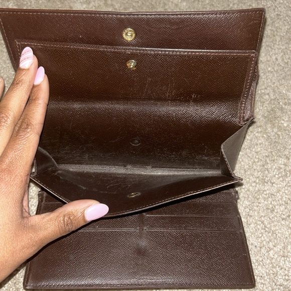 AUTHENTIC LV DAMIER WALLET - Picture 3 of 7